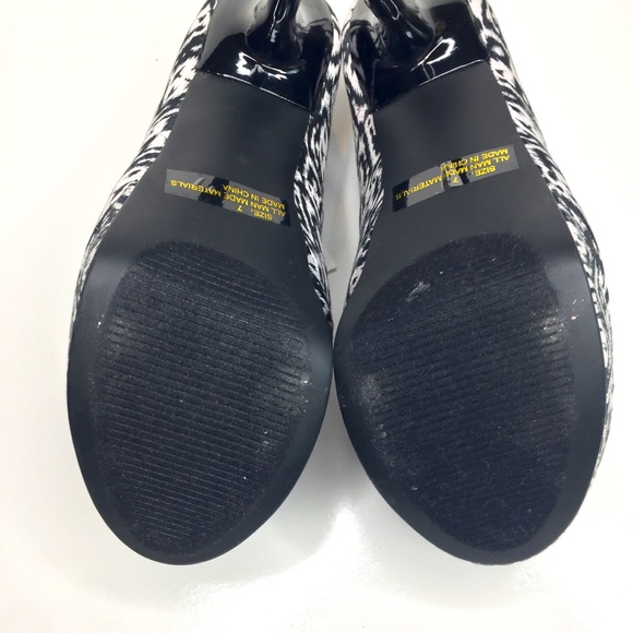 Qupid Black & White Ikat Pattern Platform Stiletto Heel Shoes Size 7 - Picture 7 of 10